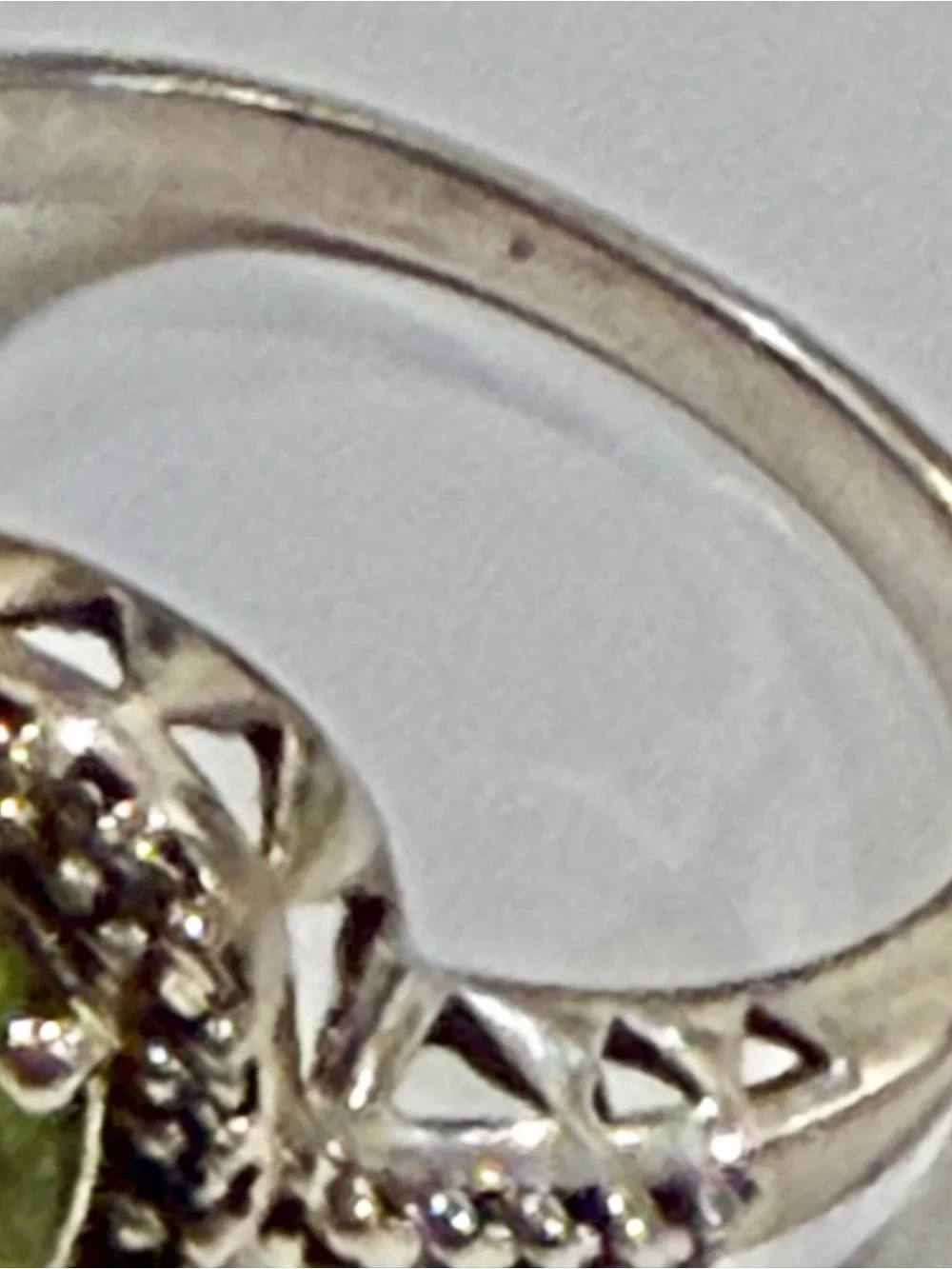 Vintage Signed Heng Ngai 925 Sterling Silver Oval Peridot Halo Ring - Size 7